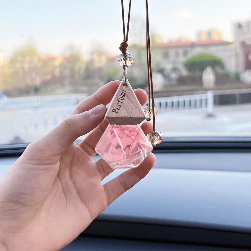 Car perfume and aromatherapy with crystal decoration, it's an ideal festival gift. It can be placed in the car, room or anywhere you want to fill with fragrance. The fragrance is soft and not pungent, and it's safe for mothers and babies. 4