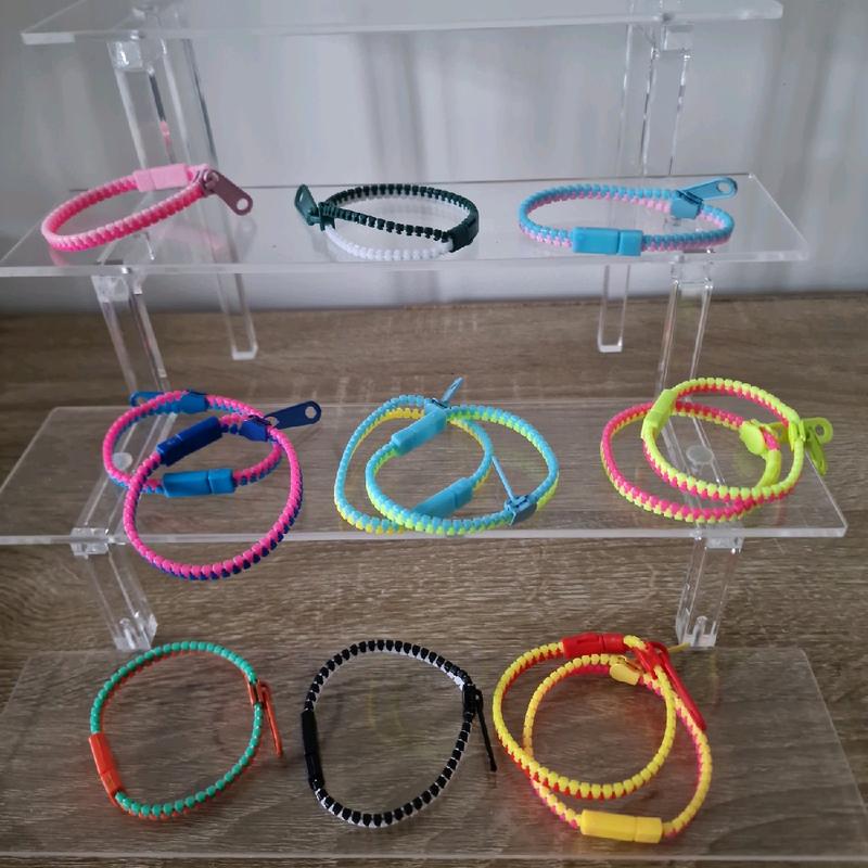 Zipper Bracelet for Women - Fashion Accessory 1
