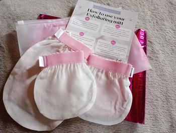Product Review of Silk exfoliating mitt Tan Accessories exfoliatingmitt exfoliatingglove from D**n L** ** 0