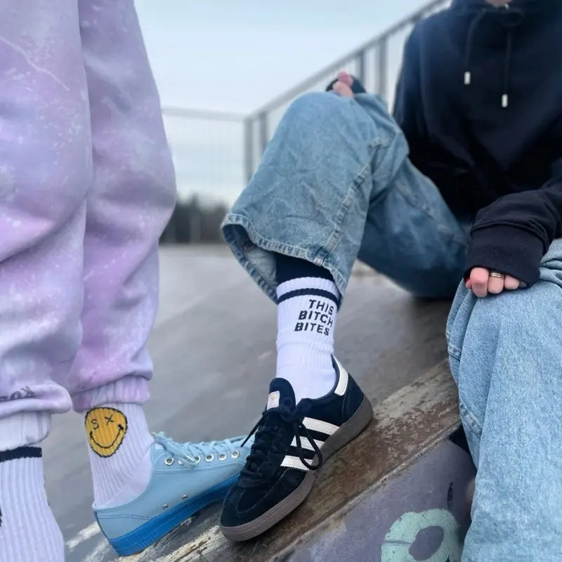 THIS BITCH BITES SOCKS ONE SIZE RECOMMENDED 3-12 (cotton) uni