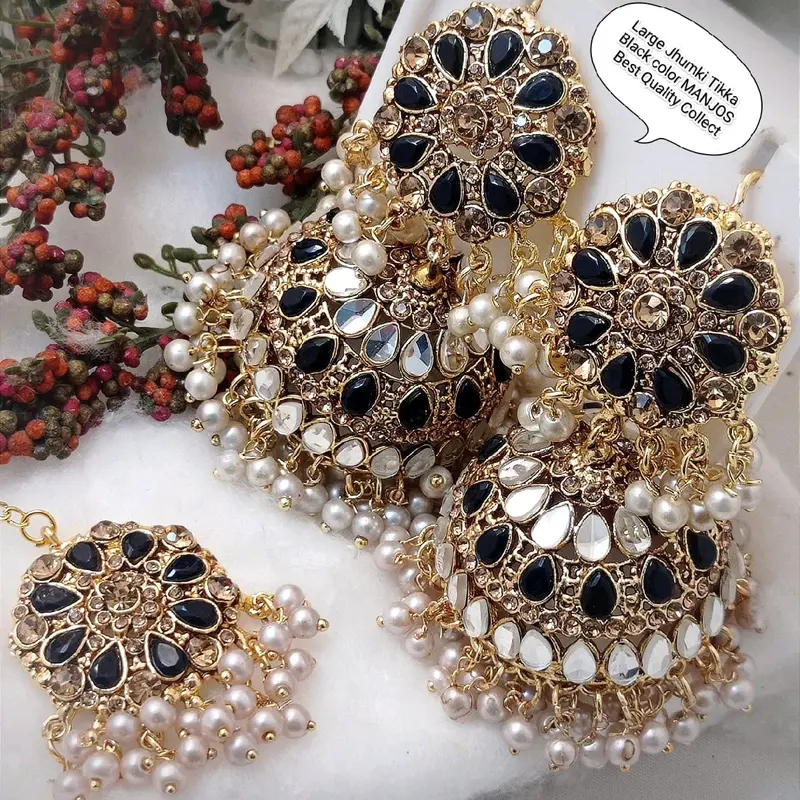 Pakistani Gold Plated Very Elegant Jhumka Earrings with tika.... 6