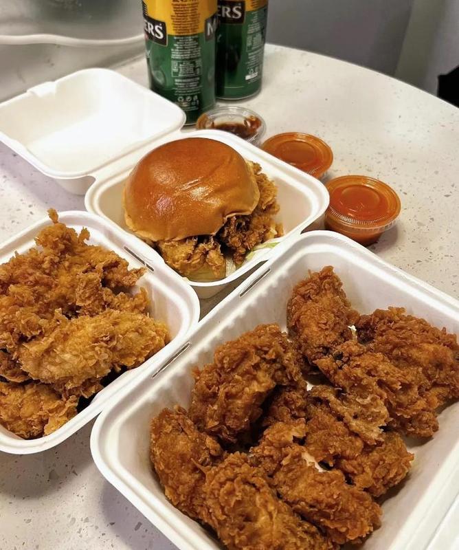 125Pcs 100% Compostable & Disposable Bagasse 900ml Clamshell Takeaway Container non-Plastic Box 5