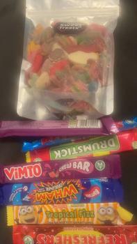 Product Review of 500g Gummy, Chocolate & Fizzy Mix - Perfect Snack for Candy Lovers from j**5 0