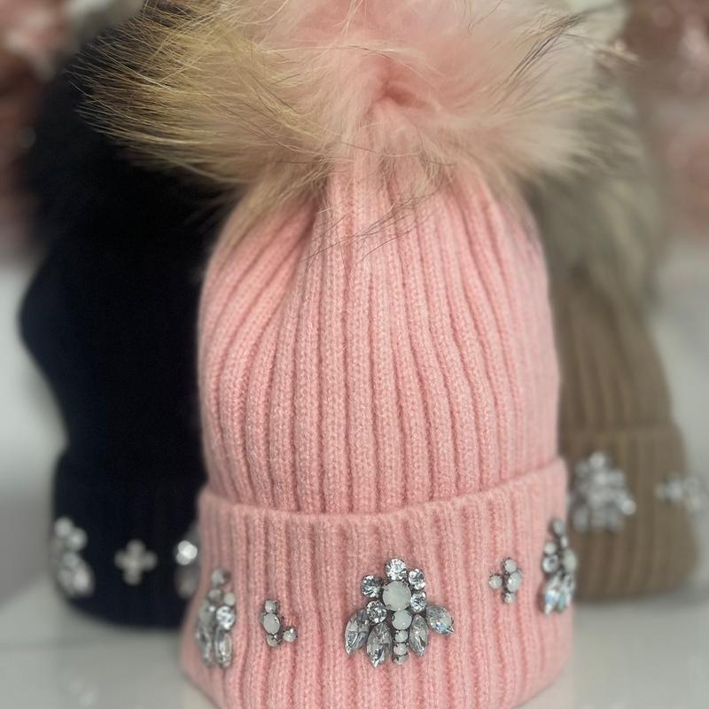 Rona Pom Pom hat 0