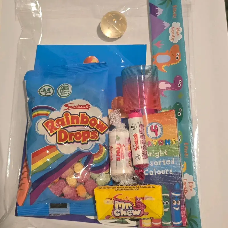 Pack of 6 prefilled sweet party bags. Candy 0