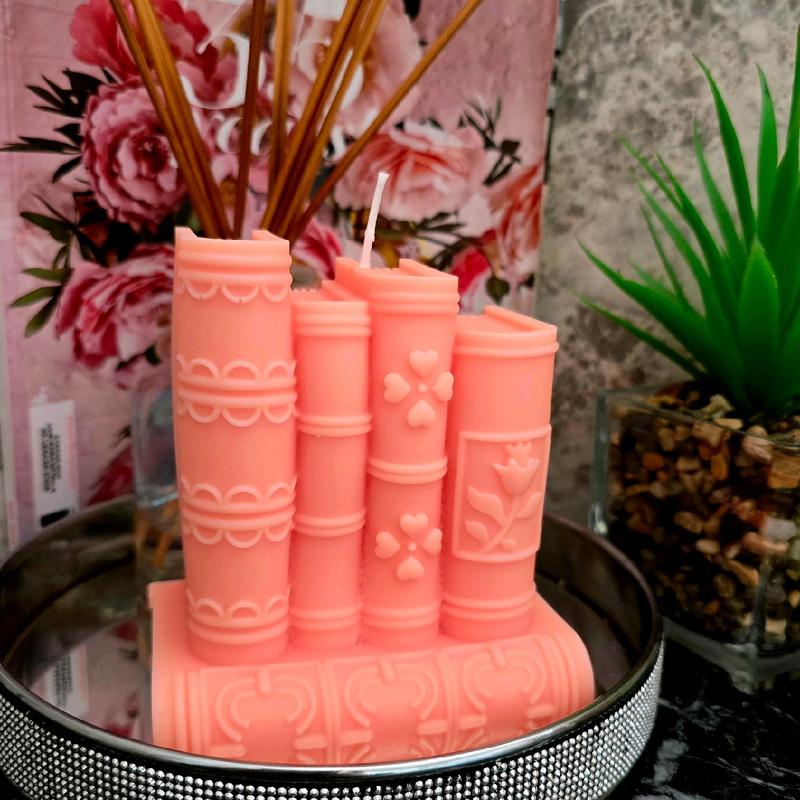 The Little Candle Club, Book Shelf candle. 3