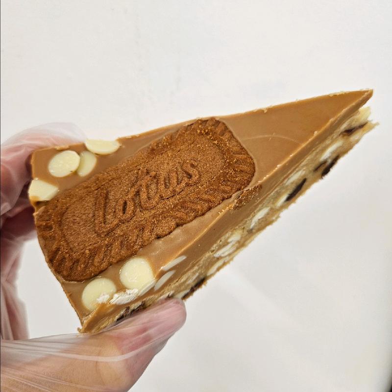 Biscoff Cookie Pizza Slice 0