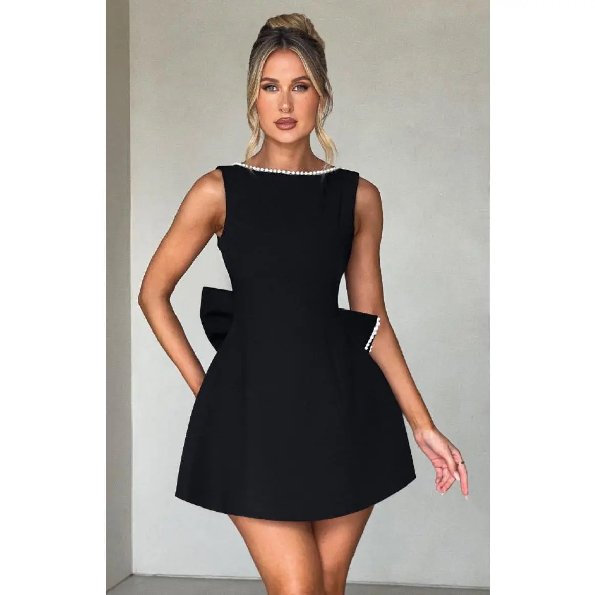 Elegant Pearl Bow Backless Women's Mini Dress Luxury Party Short Dresses White Black Pink Edition