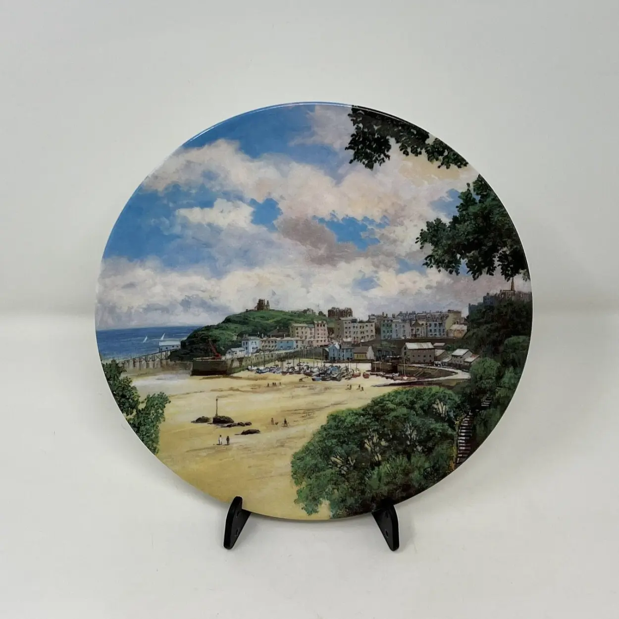 DANBURY MINT Wedgwood Collectors Plate, TENBY, By Clive Madgwick, Bone China, Porcelain Picture Wall Plates, Safe Harbours Collection