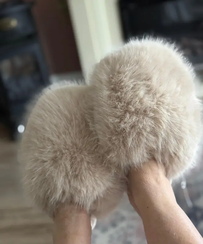 Extreme Fluffy faux Fur Slippers Women Footwear comfort Stylish Soft 6