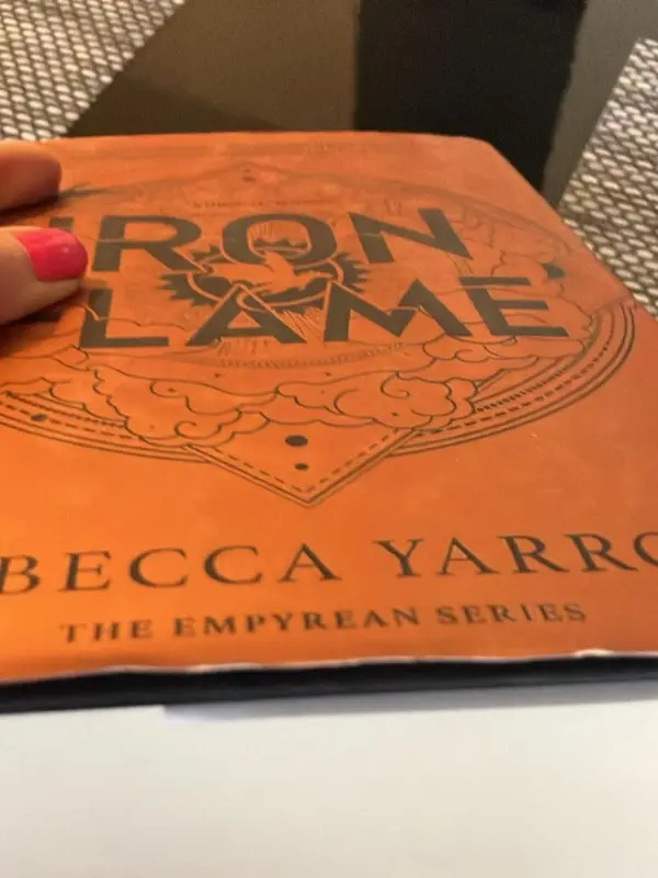 Iron Flame: DISCOVER THE GLOBAL PHENOMENON THAT EVERYONE CAN'T STOP TALKING ABOUT! (The Empyrean) Paperback 4
