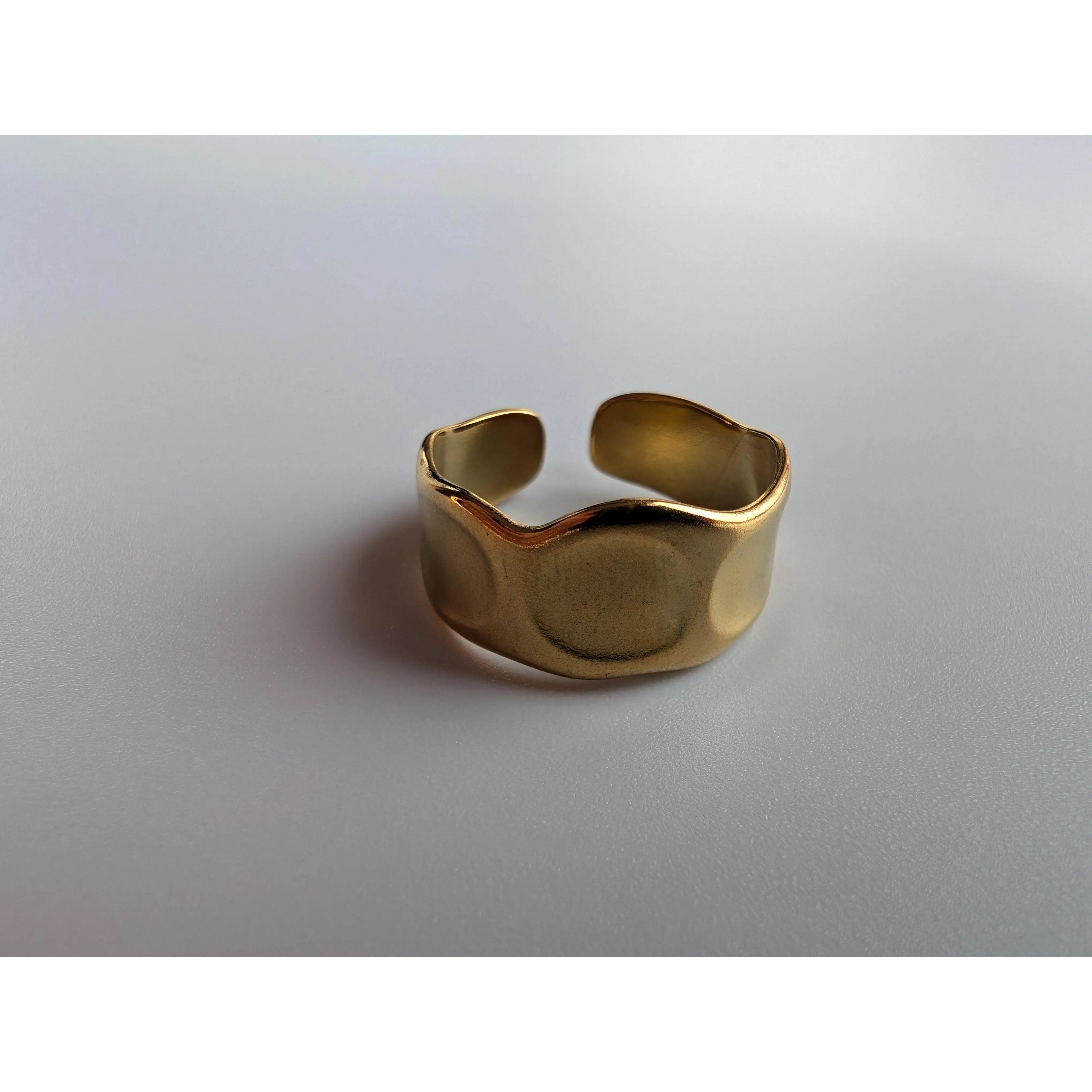 HELLA'S RING