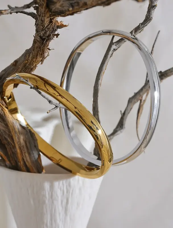 18K Gold Plated Waterproof Solid Stainless Steel Bracelet for Women - Fashion Accessory 2