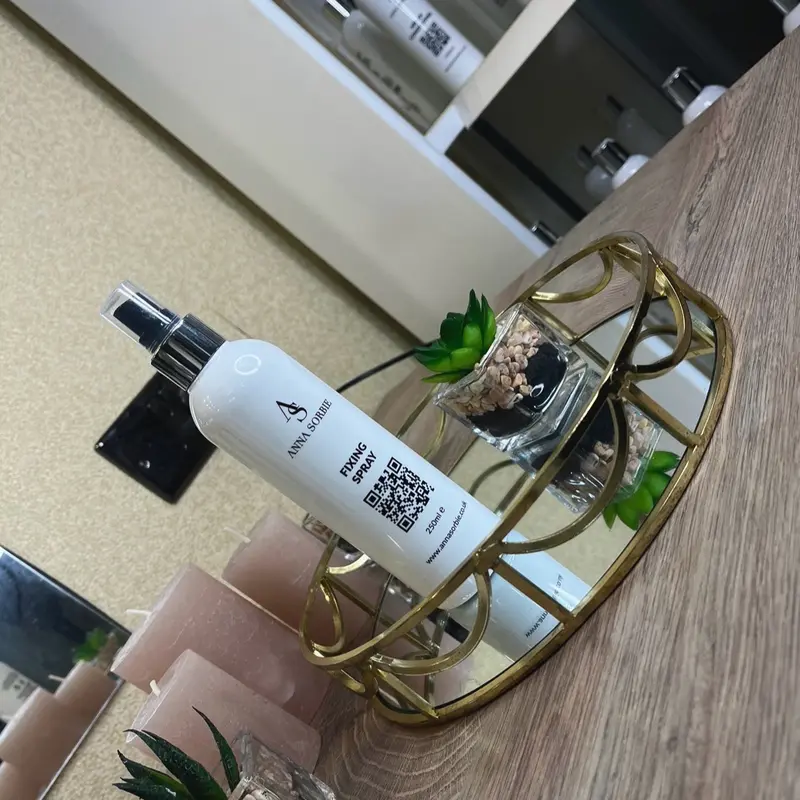 Fixing Spray for Extreme Hairstyle Hold. 1