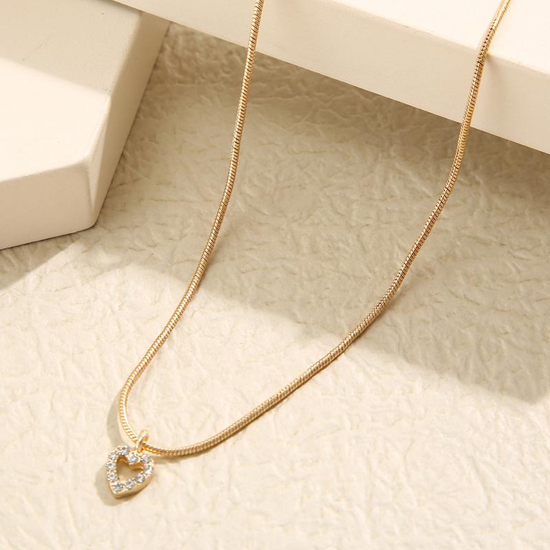Product Introduction of Zircon Peach Heart Pendant. 8
