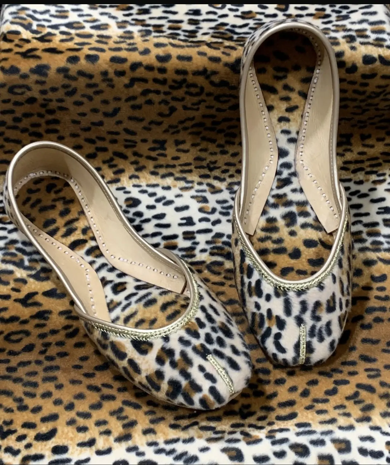 Bisma Luxury Khussa /Mojri Indian Punjabi Jutti, Wedding Party Style Stylish Elegant Foootwear Handmade Cheetah print (B31) Leather Flat Women