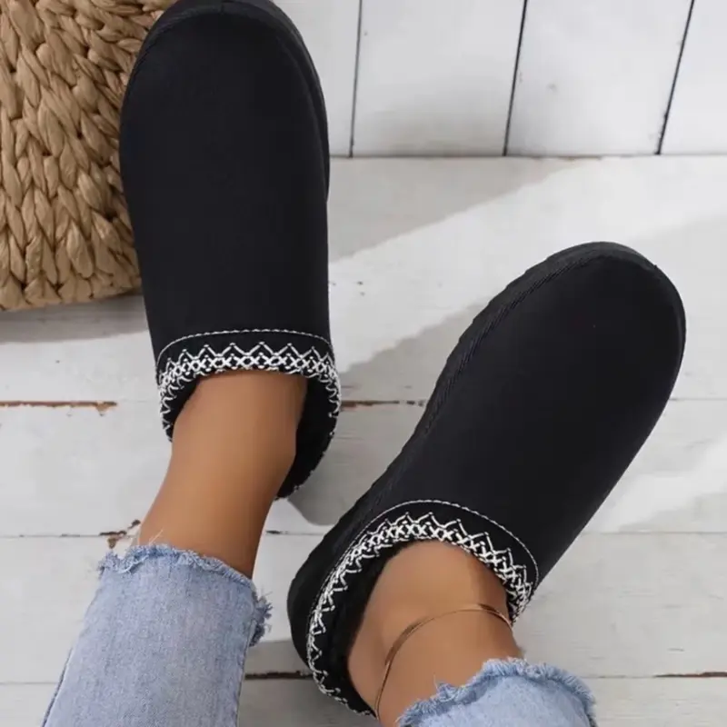 Autumn Winter Warm Suede Braided Outdoor W Slippers Fashion Genuine Leather Fluffy Fur Lining Shoes for Autumn Winter Flat Sole and Platform Sole 2 Styles Optional Women's Autumn Winter Warm Suede Braided Outdoor Slippers with Fluffy Fur Lining - Girl gif 3