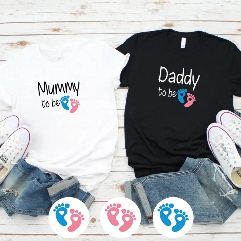 Matching Mummy Daddy To-Be Baby Feet T-Shirts  Pregnancy Reveal Couple Tees Birthday Gift For Mum Dad To Be Expecting Baby  Baby Shower