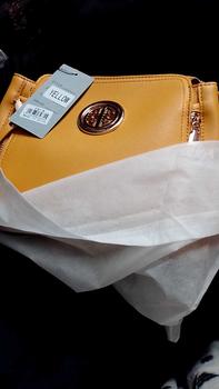 Product Review of [MissLulu Bags] Leather Look Handbag with Dual Zipper Closure, Crossbody Bag for Women from l**y t** 1