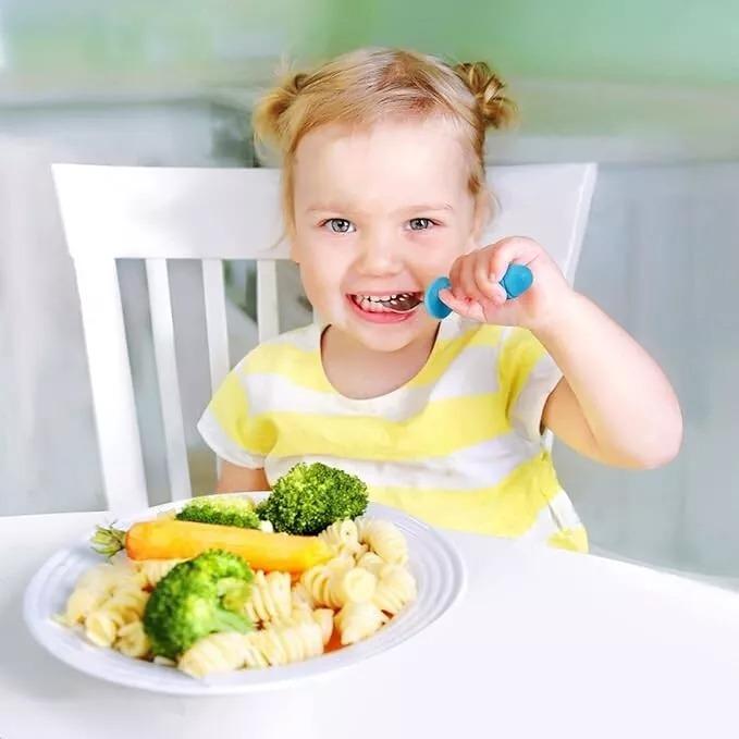 PandaEar 4 Pack Self Feeding Cutlery Set for Toddlers - Silicone and Stainless Steel 1