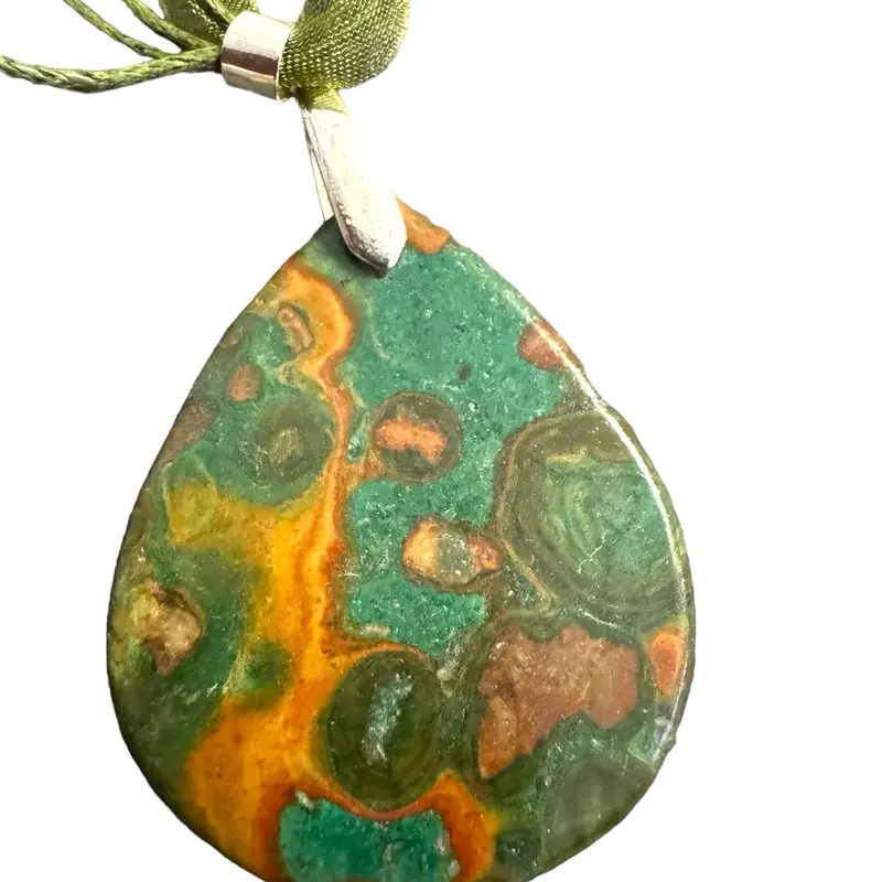 Green agate, polished , tear drop natural crystal pendant 1
