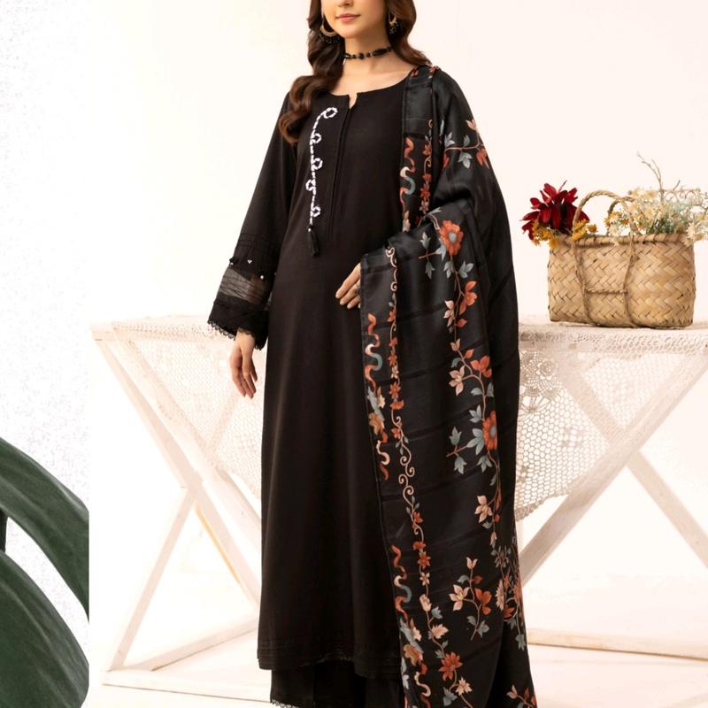 SOPHIA DHANAK SUITS WITH PRINTED SHAWLS 3