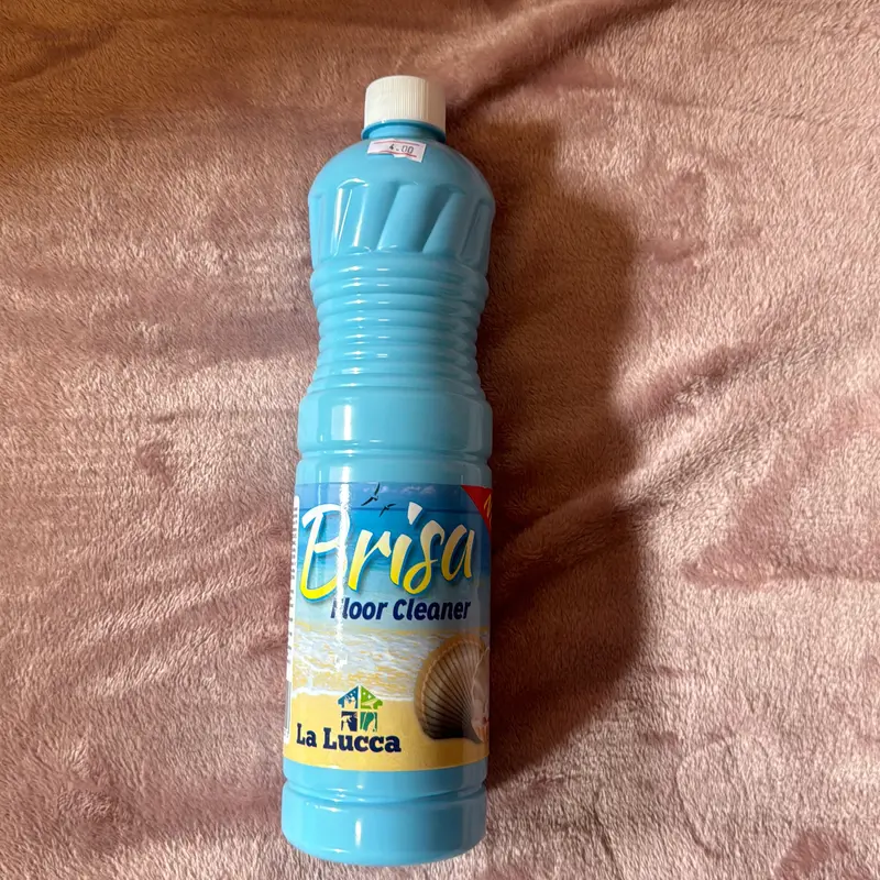 Brisa concentrated floor cleaner 0