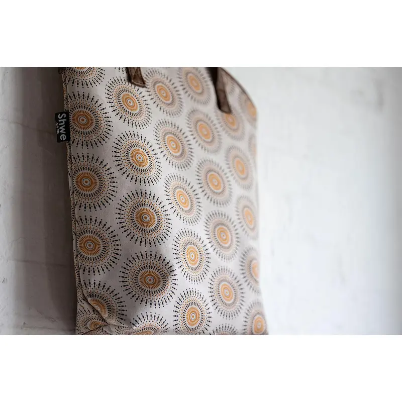 Shwe Shwe Cream Cooler Bag 1