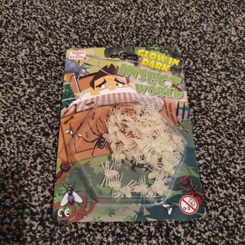 Jokez 'n' Prankz Glow in the Dark Spiders 1