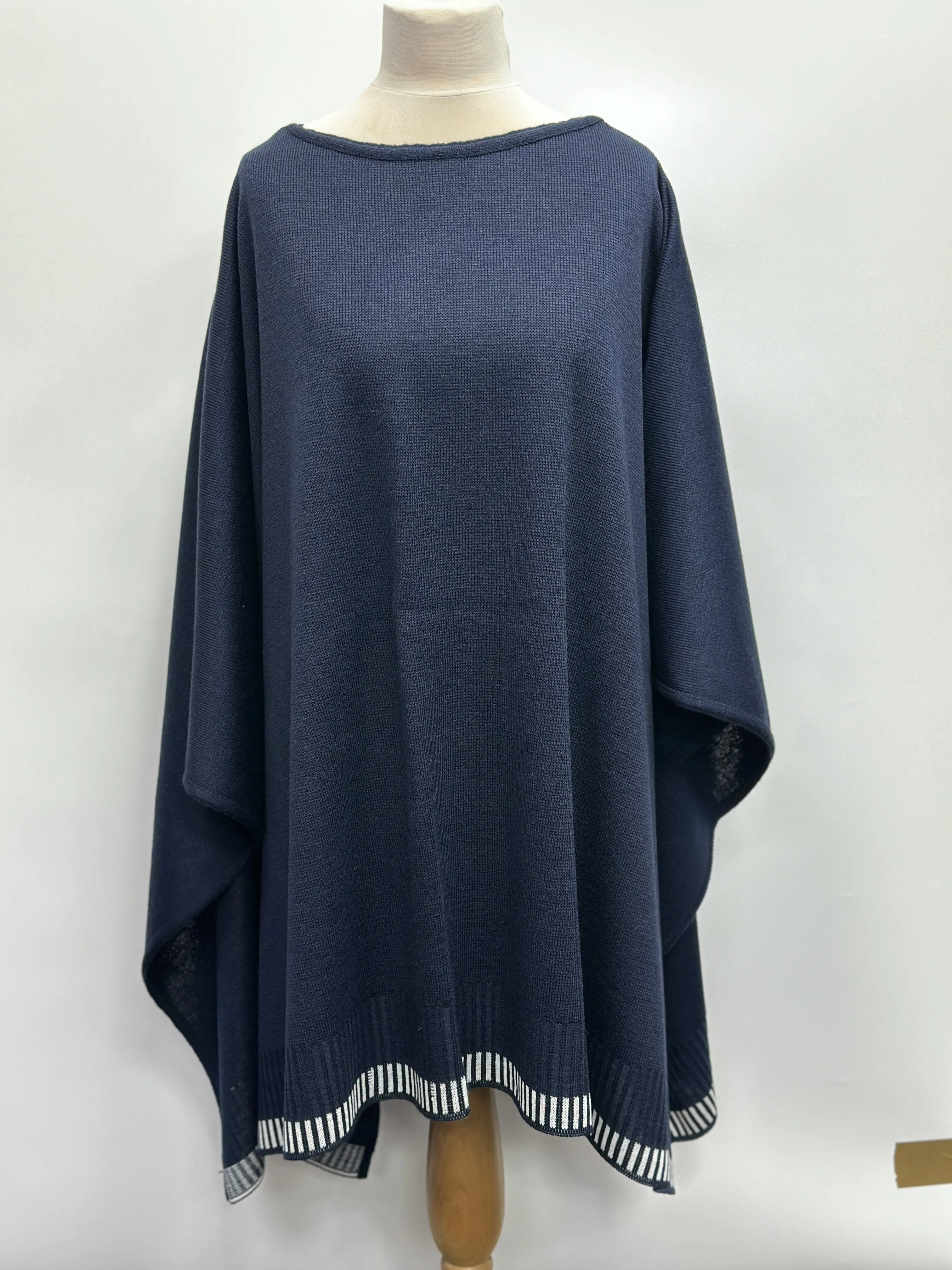 Light Weight Poncho Fine Knit, available in different Colours,Fitting Ponchos Wraps Gifts for Women.