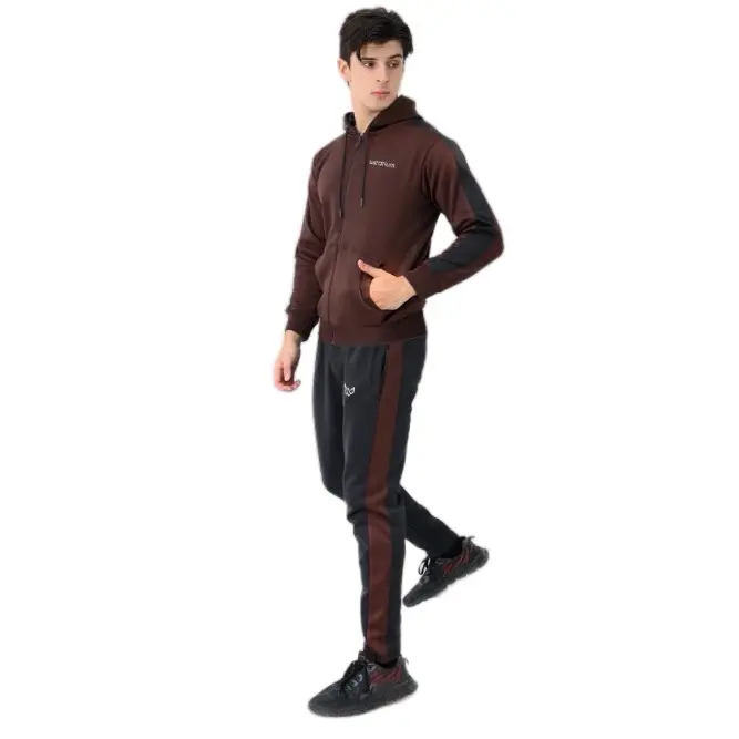 Men’s regular Fit two piece tracksuit.