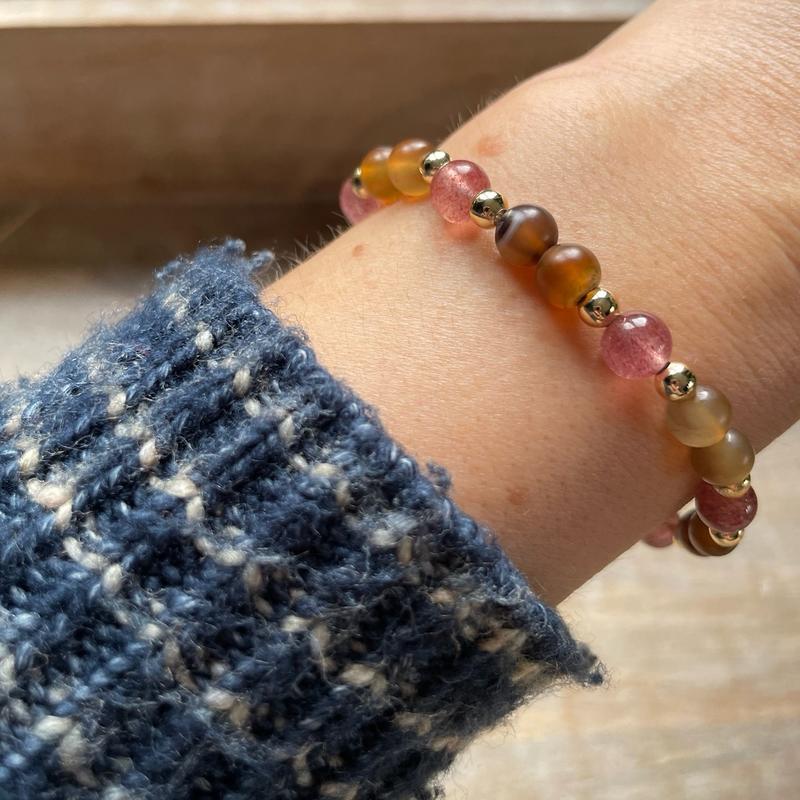 7IN - Strawberry Quartz & Frosted Agate -Natural Crystal Gemstone - Elasticated Beaded Bracelet - ABUNDANCE - Crystal Healing Benefits / Love / Grounding / Calming / 3