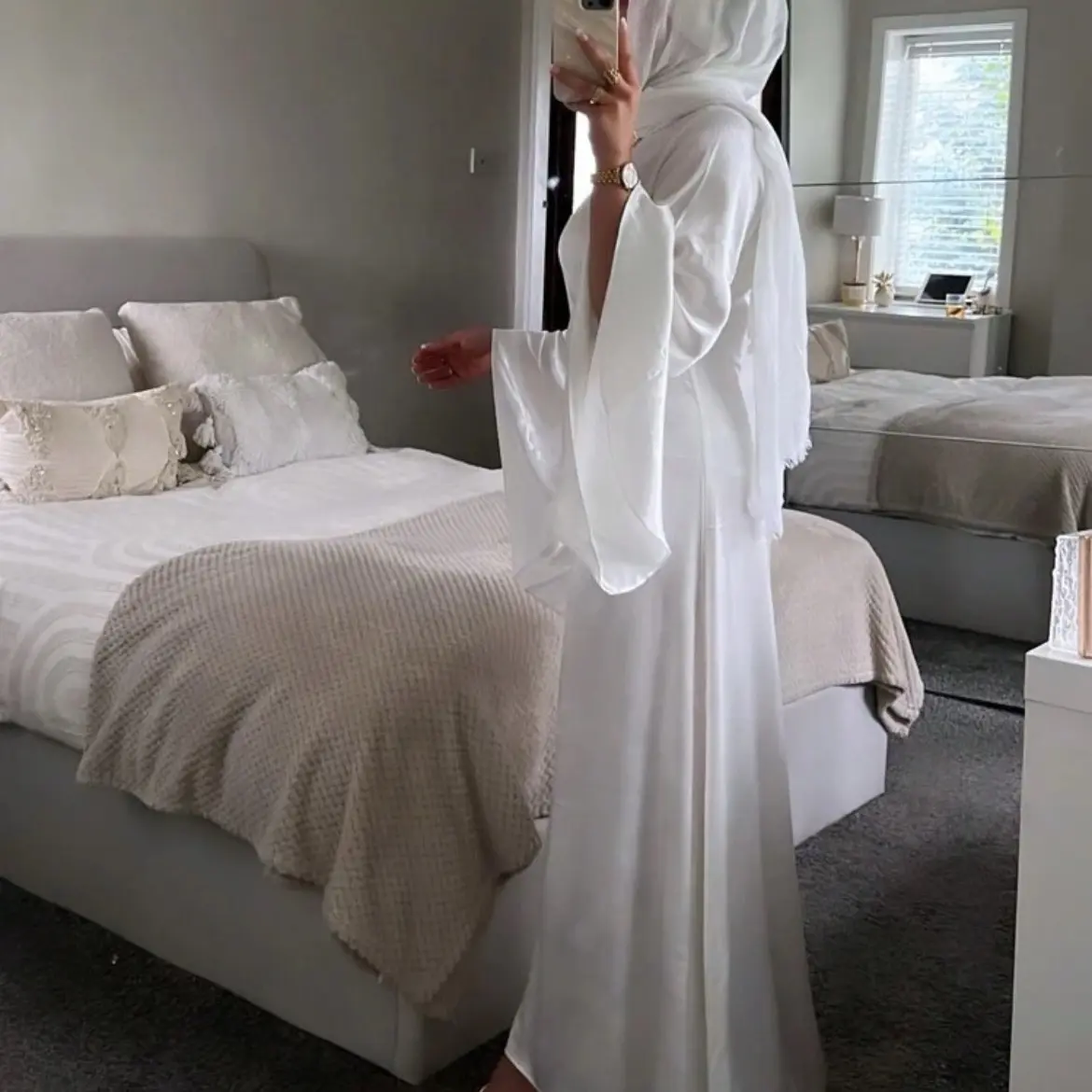 White Abaya for Modest and Fashionable Muslim Women