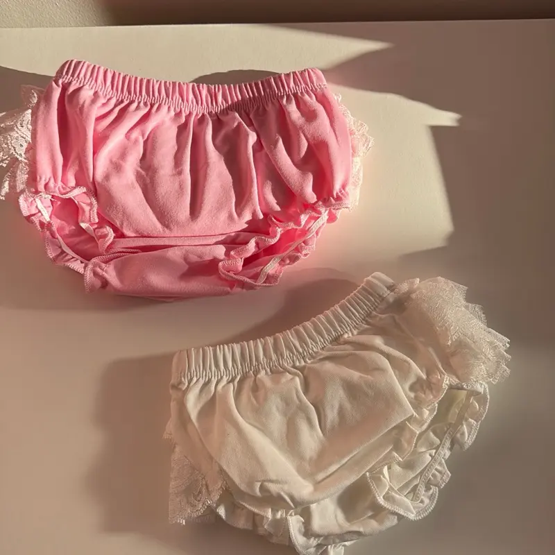 Frilly bloomers 3
