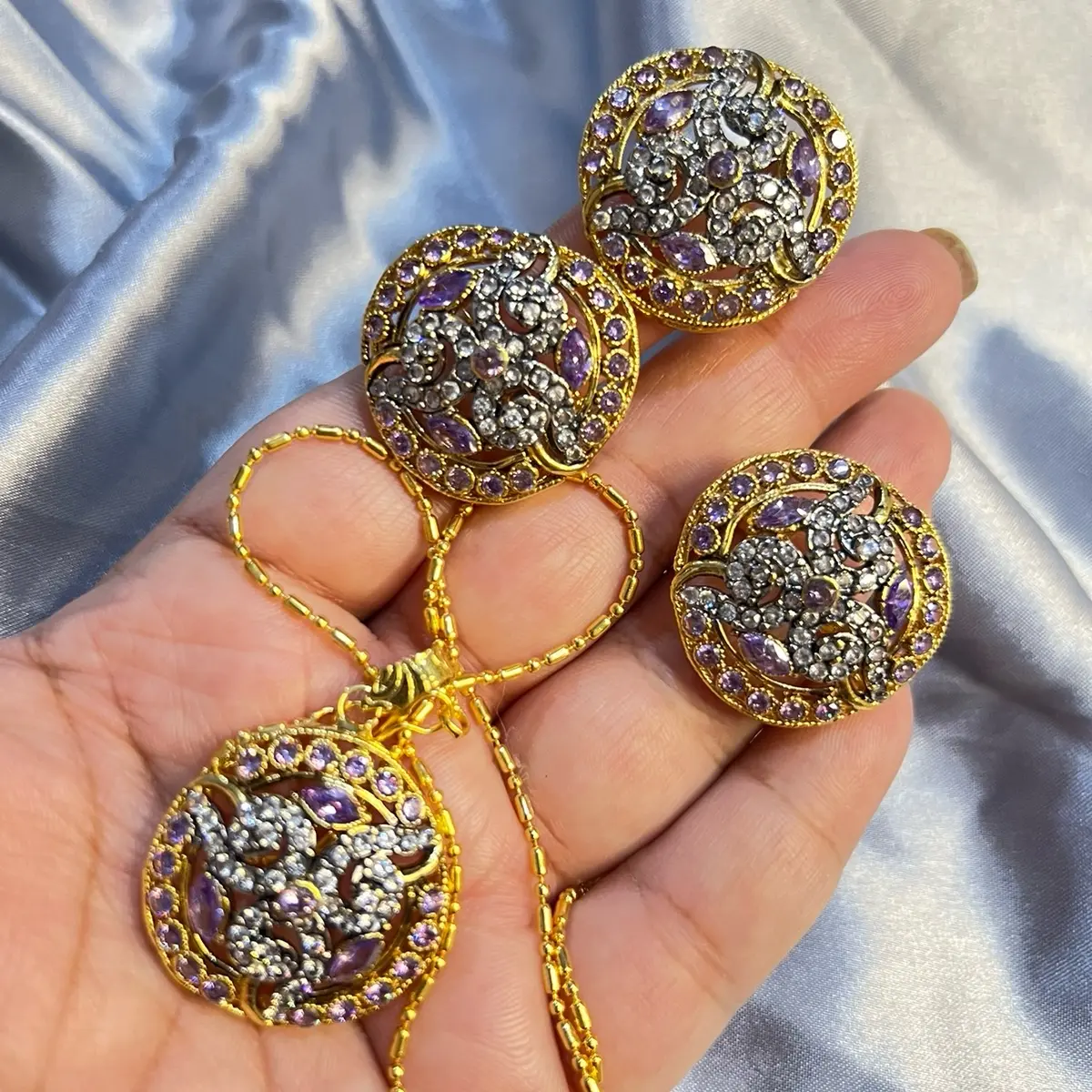 Original Ad Stone with gold plated Pendant Set.