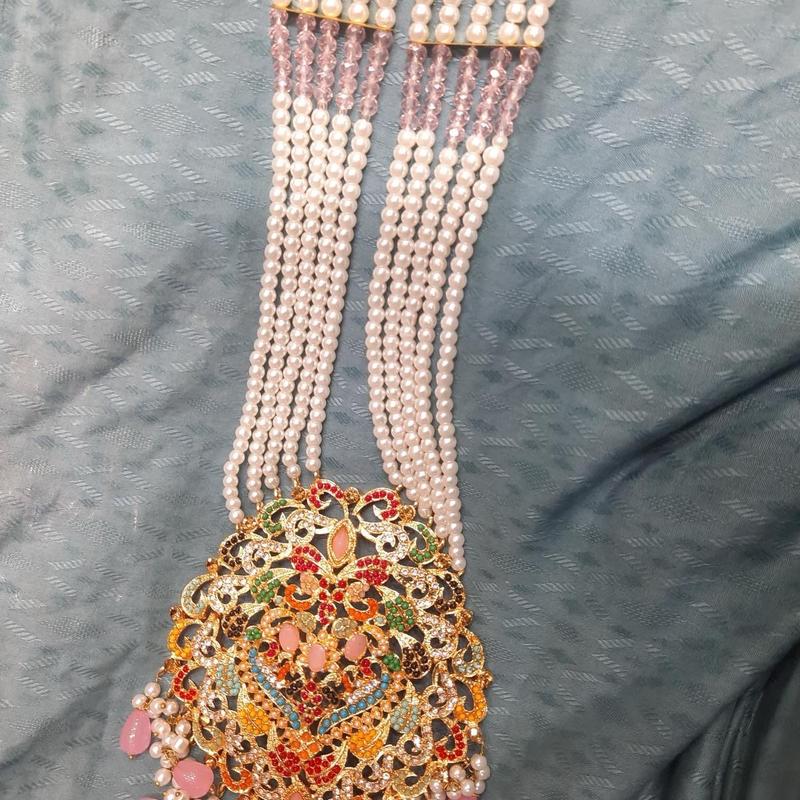 Noor ul ain Long nauratan mala set with pearls with earring tikka 4