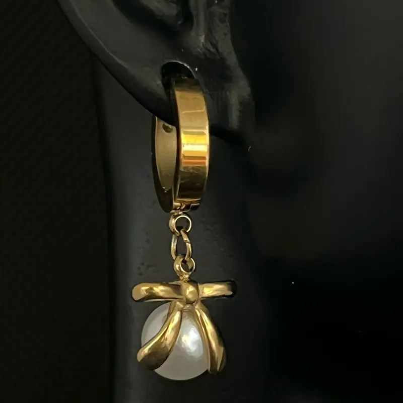 Pearl Dangle Earrings - Perfect for Any Occasion 1