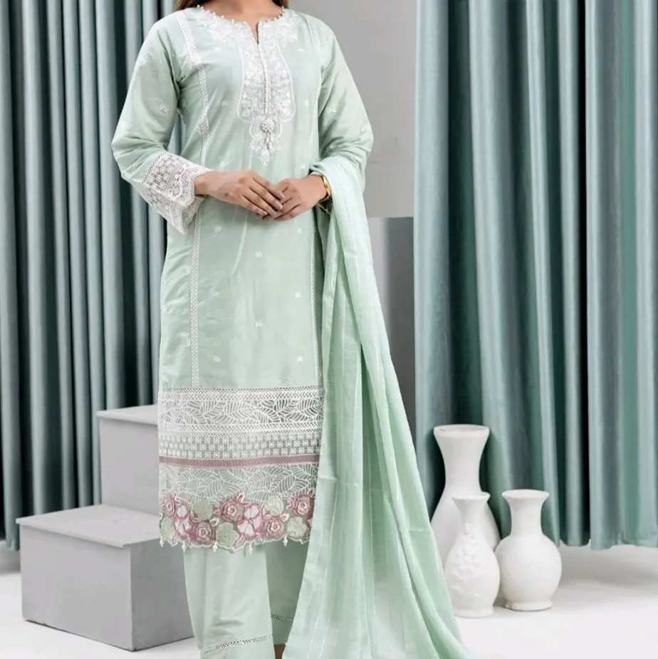 Luxury Cotton 3 Piece Suit with Diamond Print Duppata and Embroidery Detail. Summer Fashion Asian Designer Wear