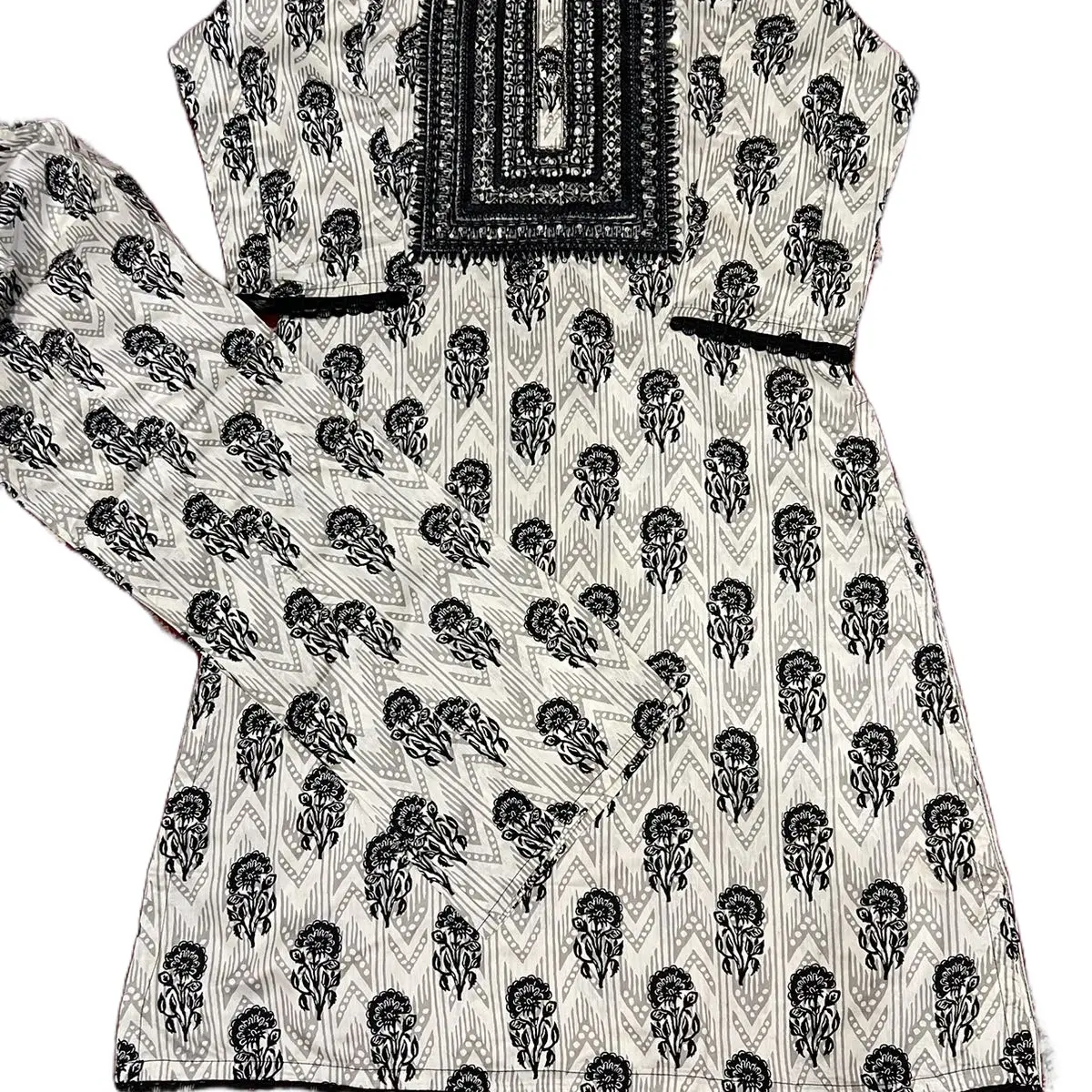 Ladies 2pc very beautiful leinen neck fully embroidery with peals Shirts Top