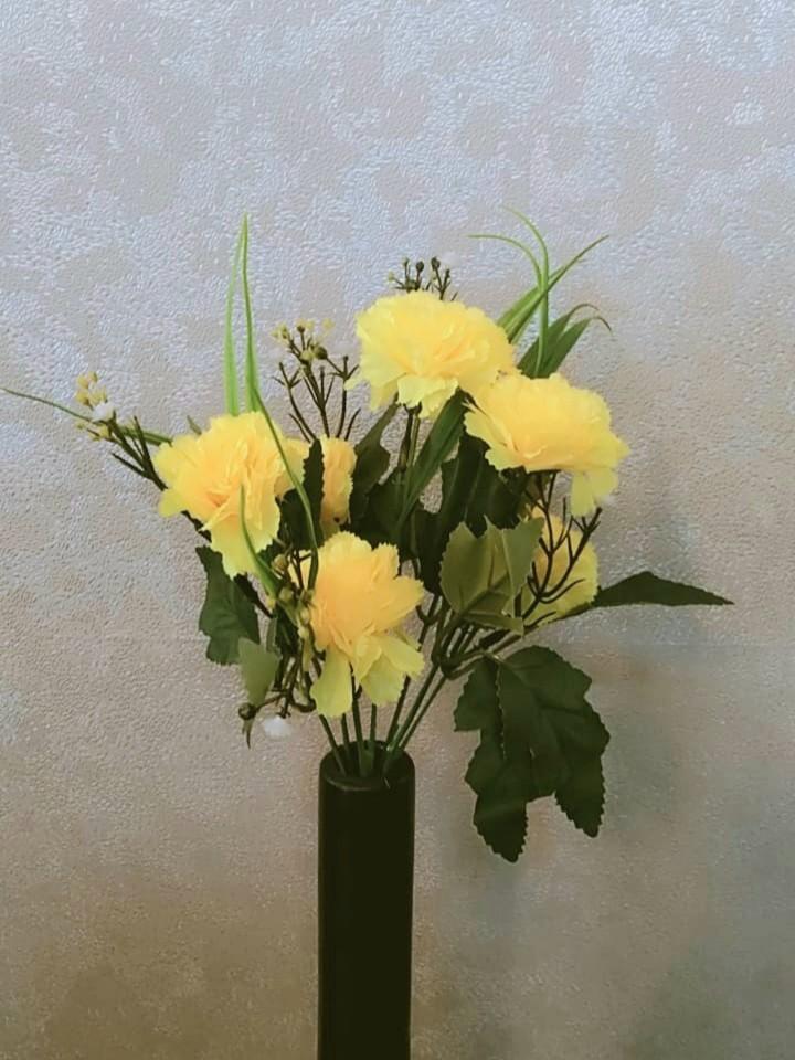 Product Introduction of Evergreen floral Bradford offers the huge range of artificial flowers. 5