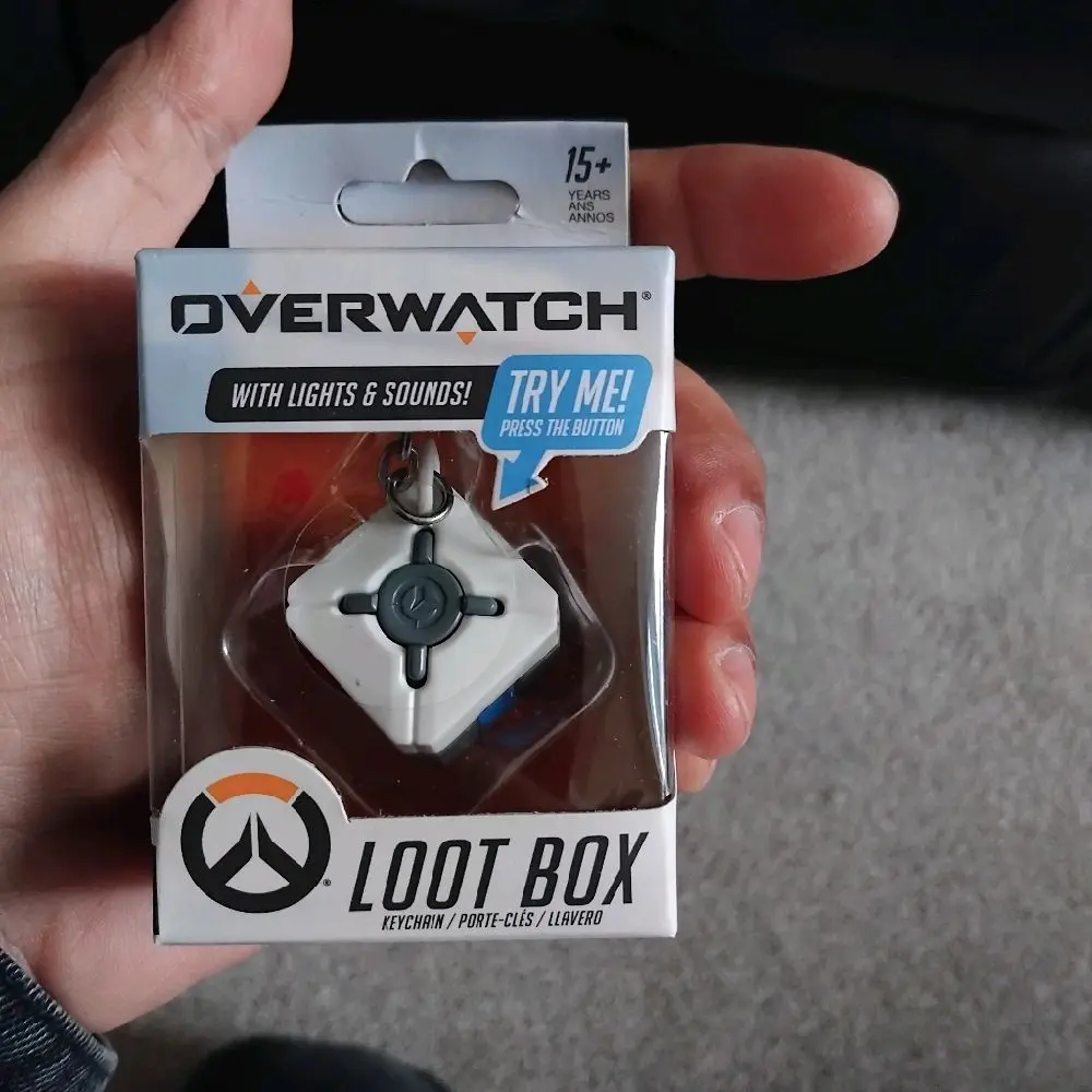 overwatch lootbox keyring (does not light up or make sound)