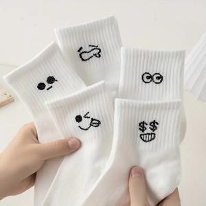 5 Pairs Unisex Cartoon Print Crew Socks, Casual Cute Comfy Breathable Socks for All Seasons, Women Socks for Daily Wear, Comfort Womenswear