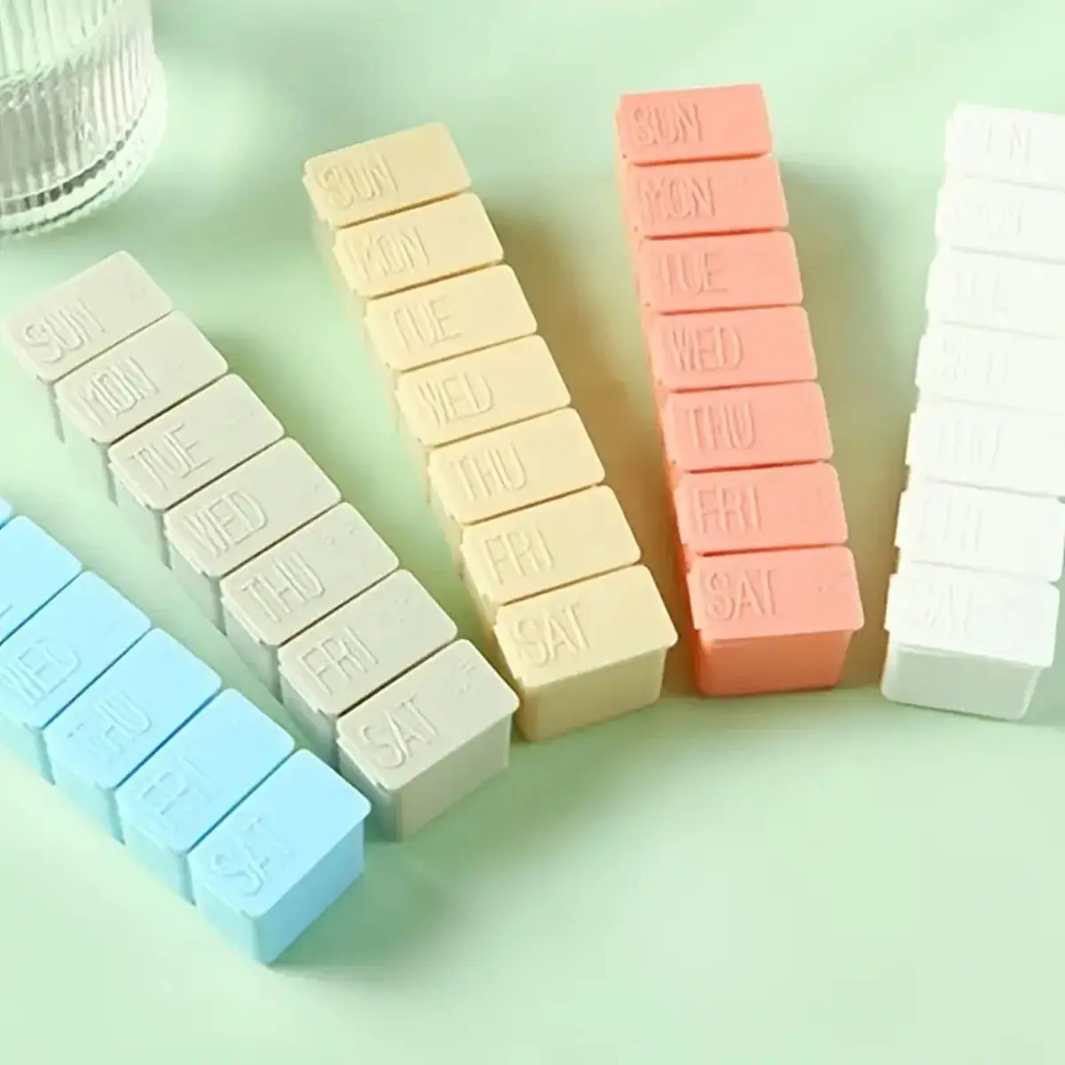 Weekly Pill Storage box, Pill Case Small Multi-grid Travel Pill Box, Pill Organizer, Portable Pill Box Multifunctional Mini Storage Containers with Lid for Home Office Travel Healthcare Aid Medicine
