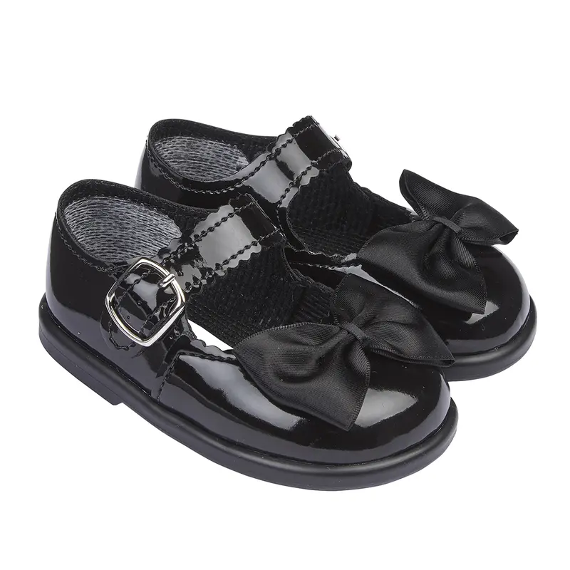 First walker baby shoes Made in England by Early Days since 1952 3