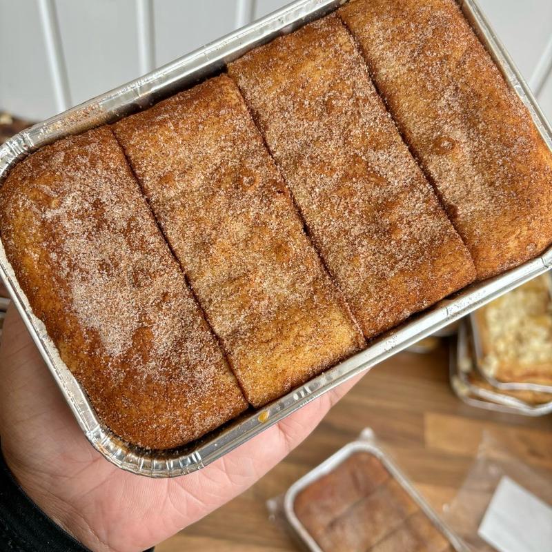 Cinnamon Doughnut Blondie Tray - White Chocolate Blondie Rolled in Cinnamon Sugar - 18x11cm 2