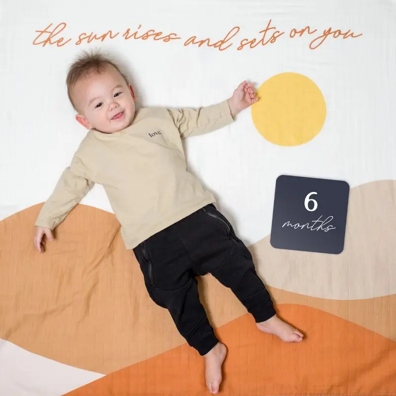 Lulujo - Single Cotton Swaddle & Cards Gift Set - Sun Rises 4