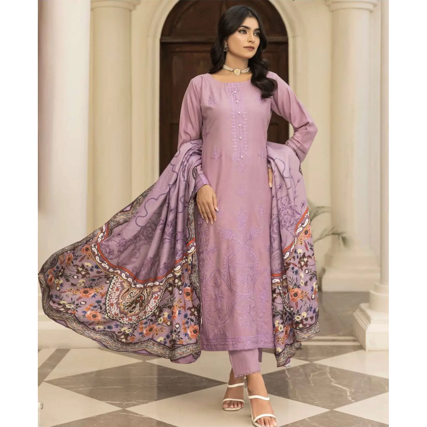 SIMRANS ‘Maahi’ | Embroidered Dhanak Shawl Readymade | SM721