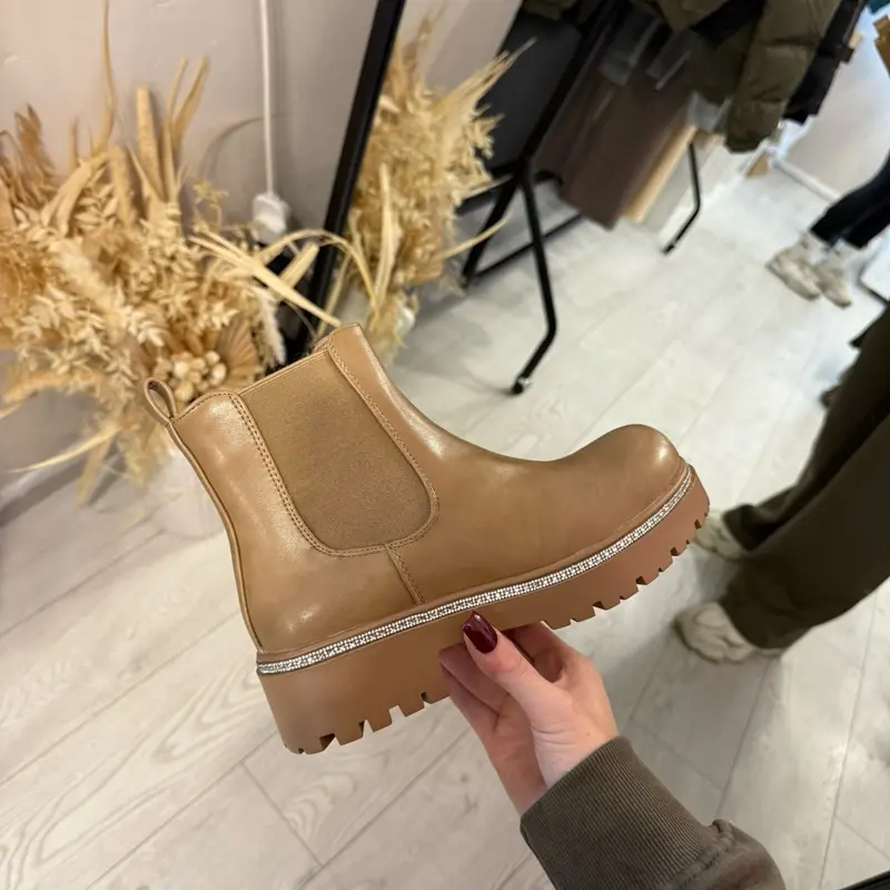 Diamanté brown Chelsea boots 0