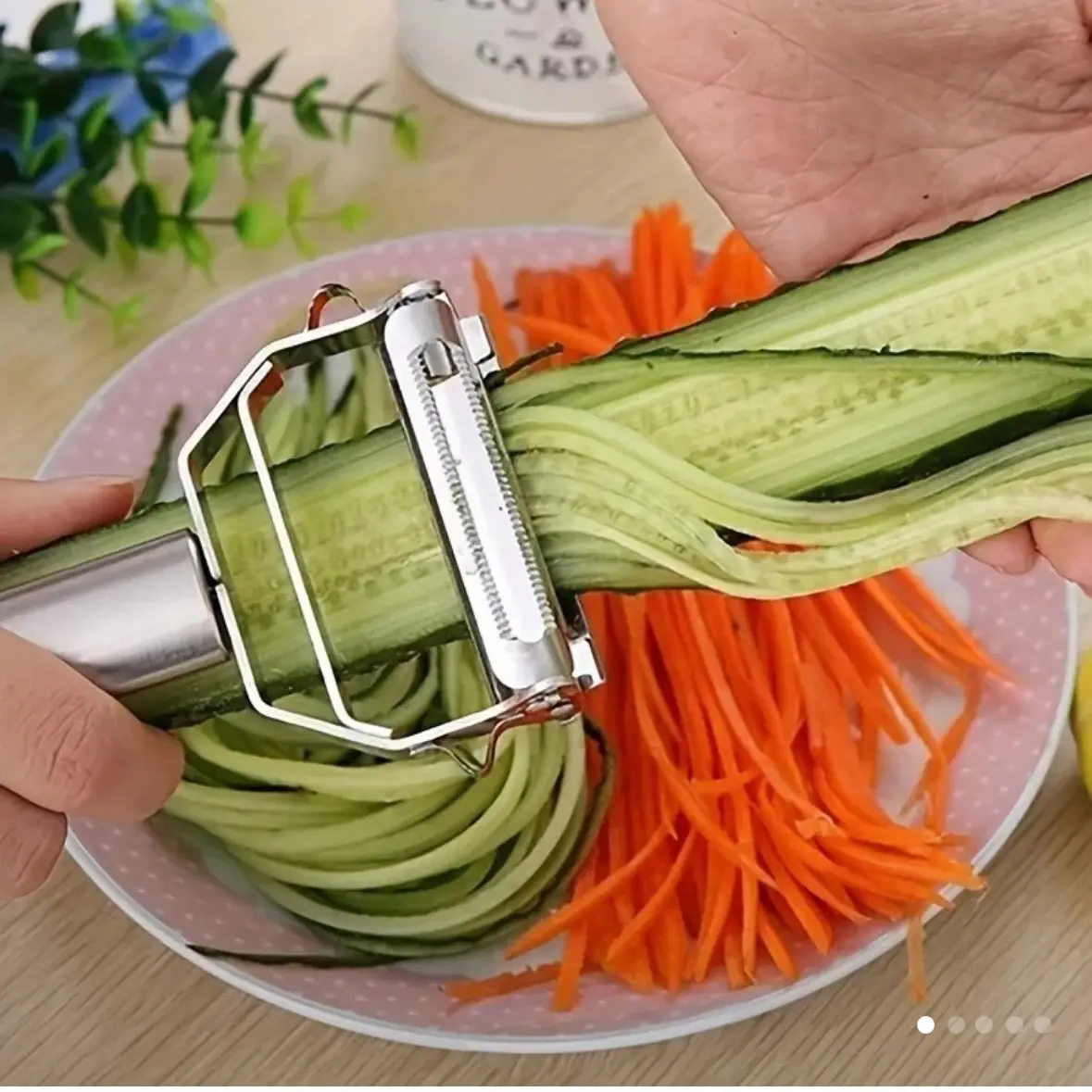 1pc Premium Stainless Steel Multi-Functional Vegetable Peeler - Effortless Fruit & Potato Grater, Manual Uncharged Kitchen Gadget for Dining, Relaxing, and Restaurant Use with Durable Construction and Easy Cleaning