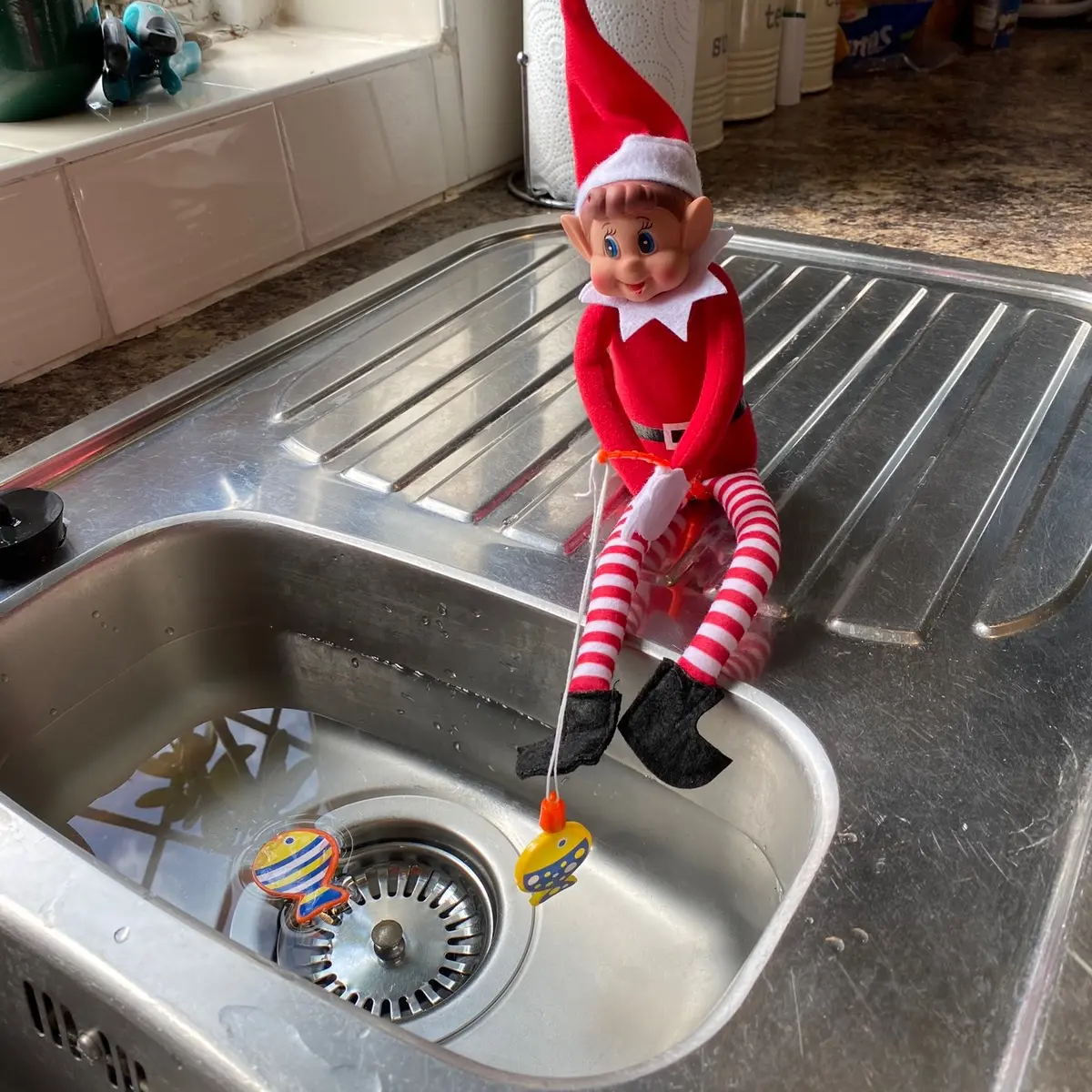 Elf fishing game